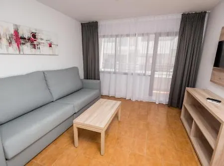 Niko Santa Eularia des Riu